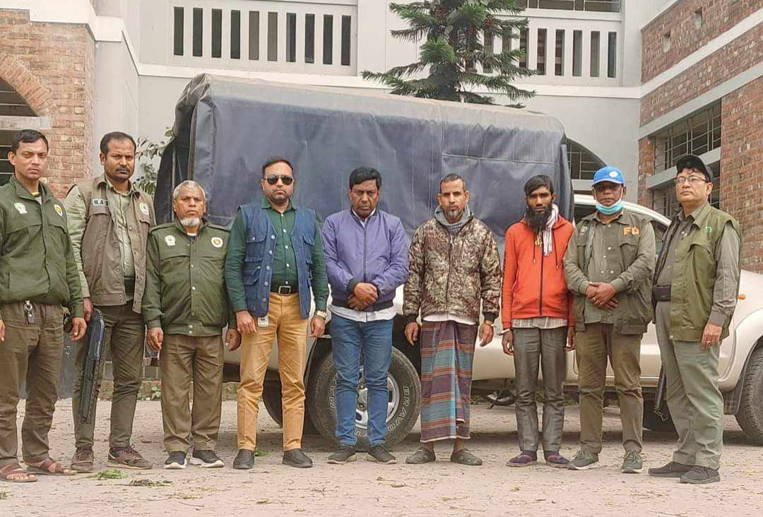 ভালুকায় ২০ কোটি টাকা মূল্যের বনভূমি উদ্ধার-আটক ৩ ভালুকায় ২০ কোটি টাকা মূল্যের বনভূমি উদ্ধার-আটক ৩